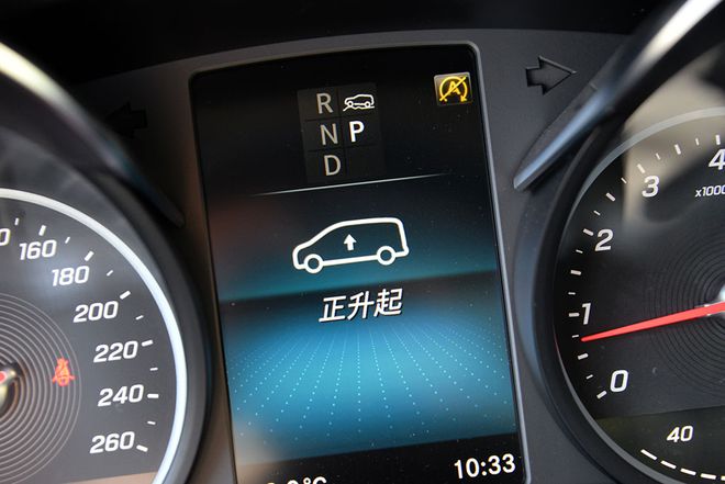 2022款梅赛德斯-奔驰V级MPV上市 价不变更豪华