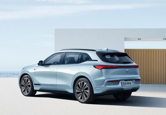 奥特能平台/大五座SUV 别克Electra E5官图发布