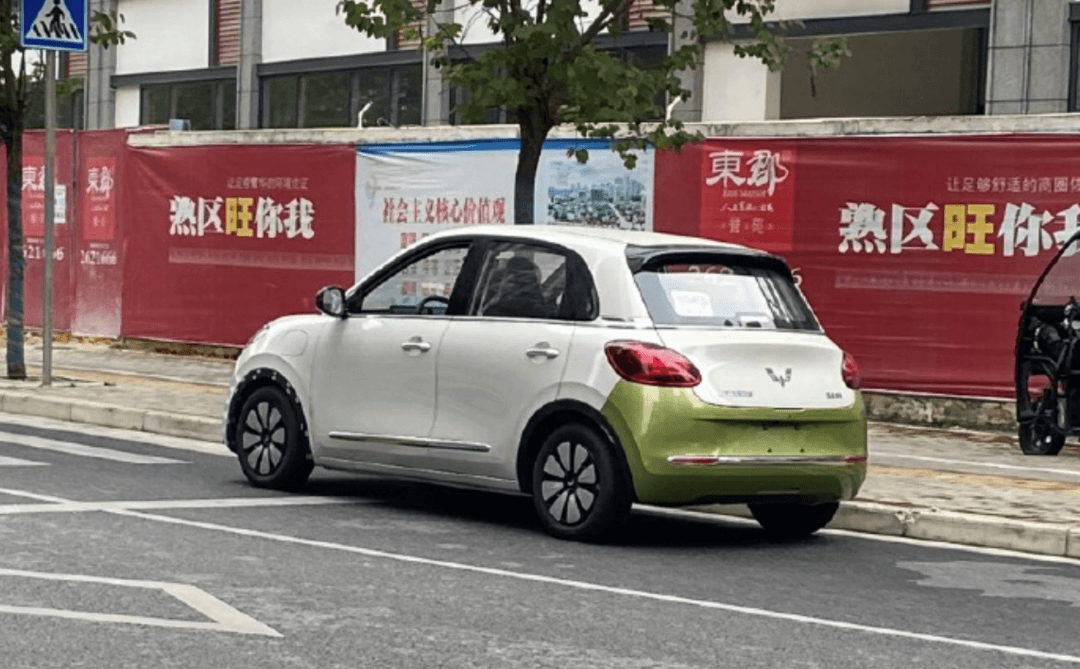 谍照 | 双色车身很时尚，五菱缤果无伪谍照曝光