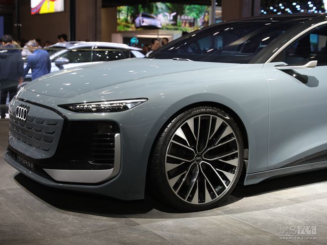 奥迪A6 Avant e-tron亮相 纯电旅行车将国产