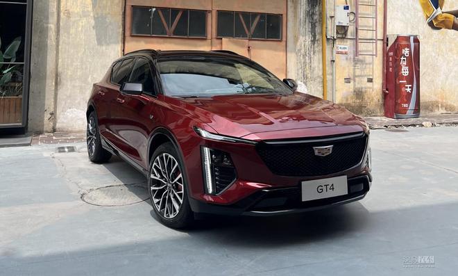 一体式曲面屏/轿跑造型SUV 凯迪拉克GT4实车曝光