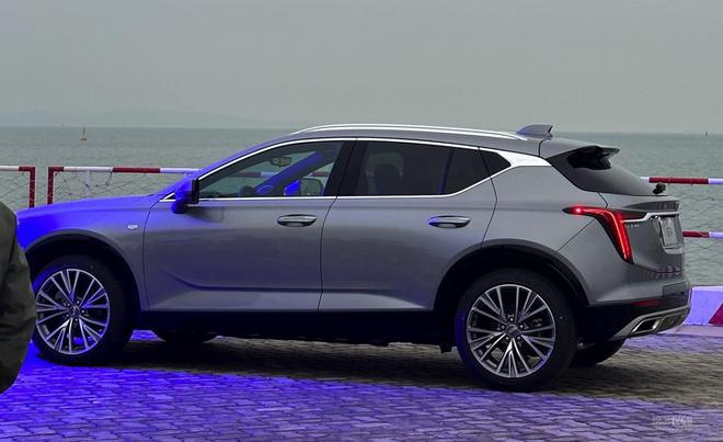 一体式曲面屏/轿跑造型SUV 凯迪拉克GT4实车曝光