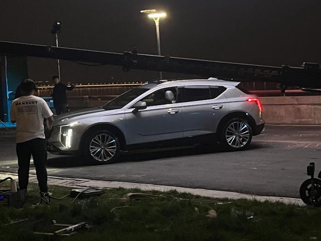 一体式曲面屏/轿跑造型SUV 凯迪拉克GT4实车曝光