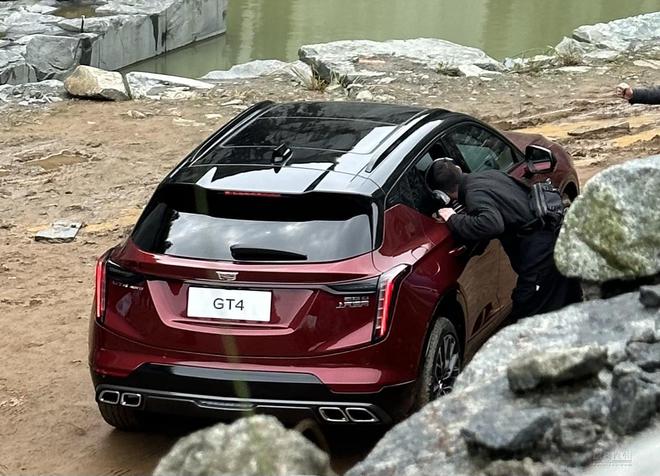 一体式曲面屏/轿跑造型SUV 凯迪拉克GT4实车曝光