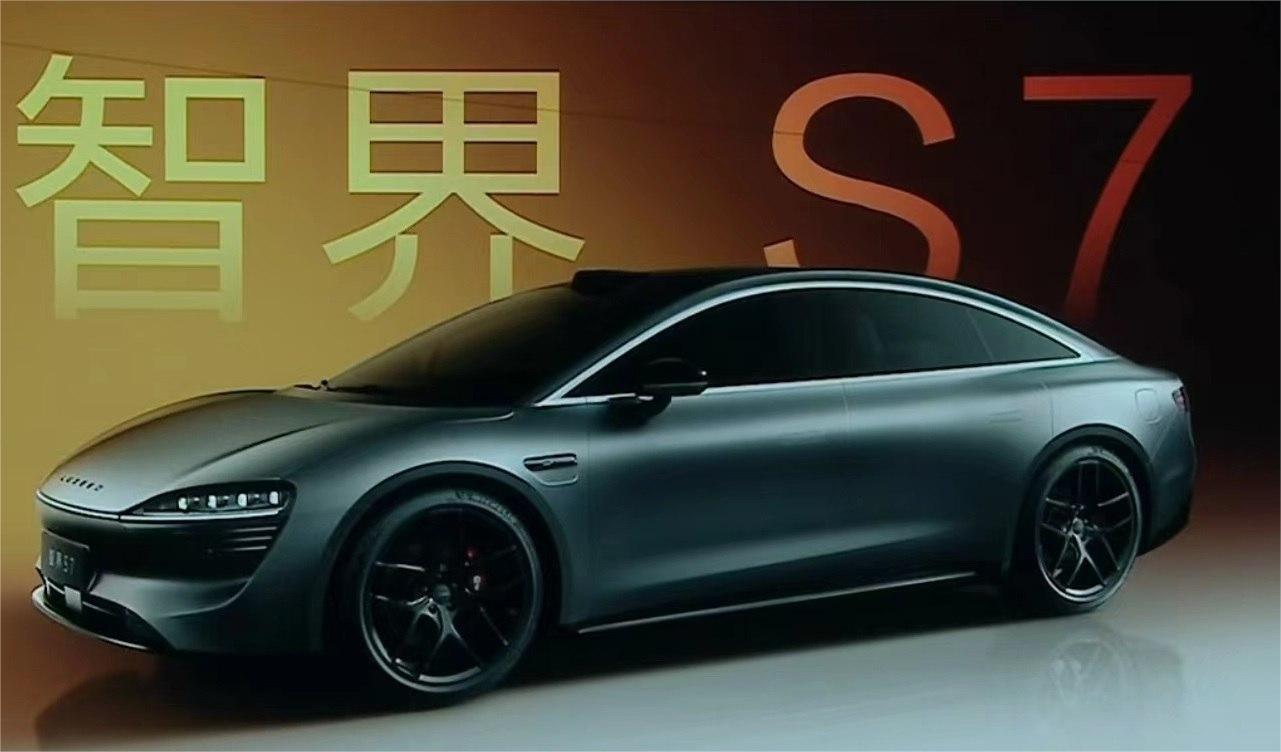 华为预告:首款轿车智界S7将于11月发布
