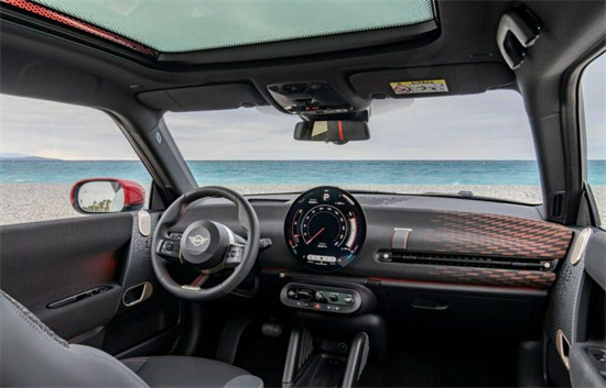 套件上身 MINI Cooper SE JCW Trim官图发布
