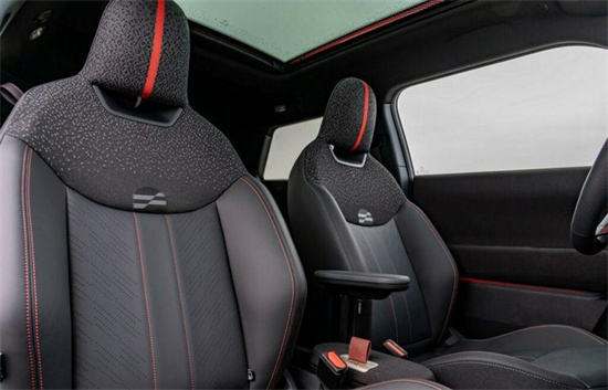 套件上身 MINI Cooper SE JCW Trim官图发布