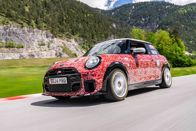 将于6月1日正式亮相 全新MINI JCW原型车官图发布