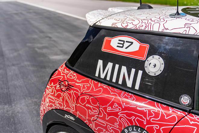 将于6月1日正式亮相 全新MINI JCW原型车官图发布