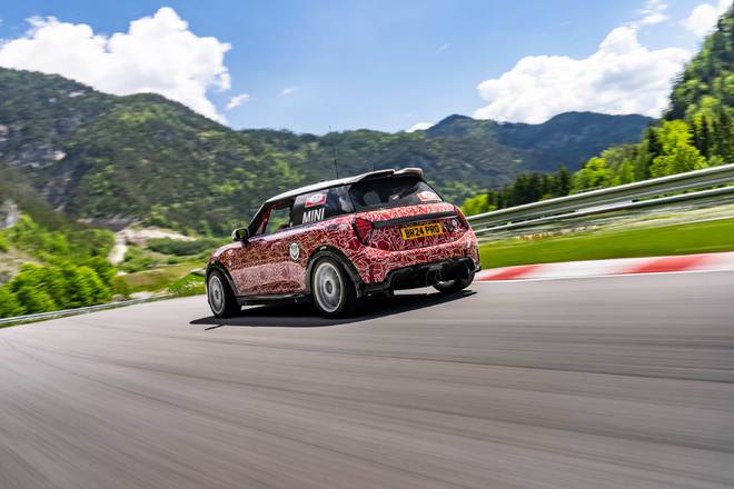 将于6月1日正式亮相 全新MINI JCW原型车官图发布