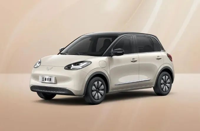 艰难突破的星光，被压在10万内的五菱