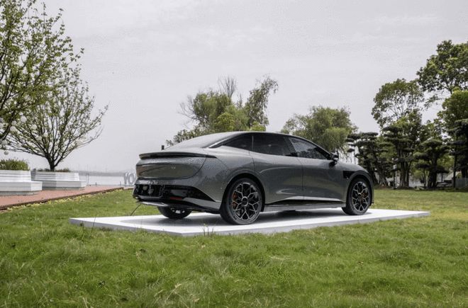 2025款极氪001/极氪007上市 售价20.99万元起