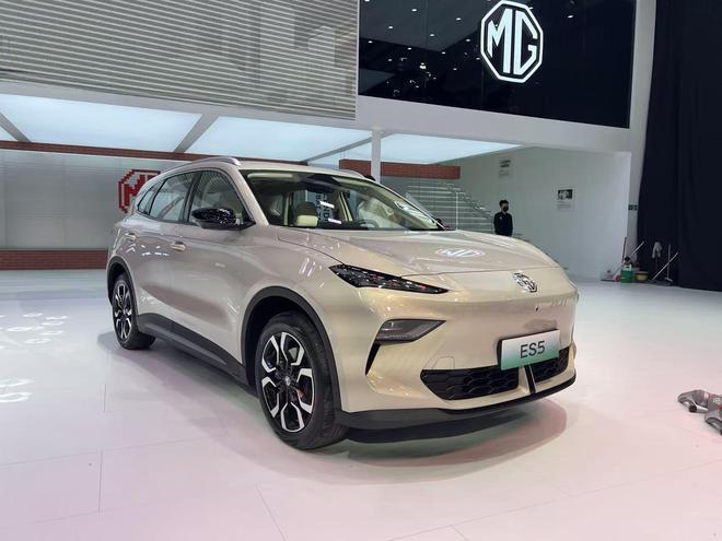 售价11.69万-14.69万元 MG ES5展前亮相