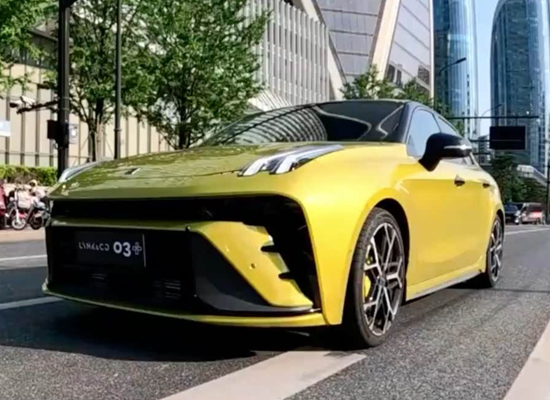 拥有300匹马力 领克03+性能进阶版实车首发