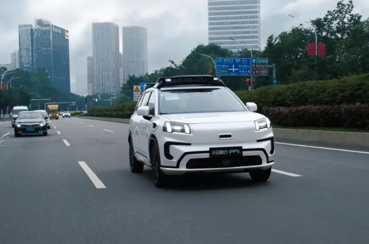 小智一周要闻｜曹斌担任梧桐科技CEO；全球首个人形机器人4S店8月亮相
