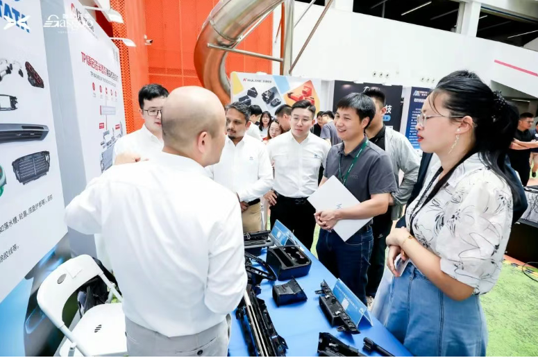 圆满落幕 | 2025走进小鹏 新技术展示交流会