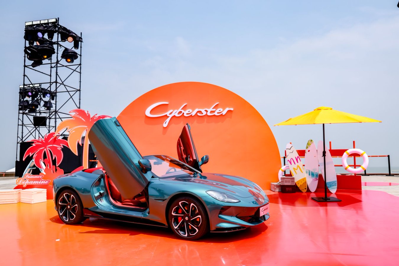MG名爵双车齐发，2026款MG5 5.99万元起