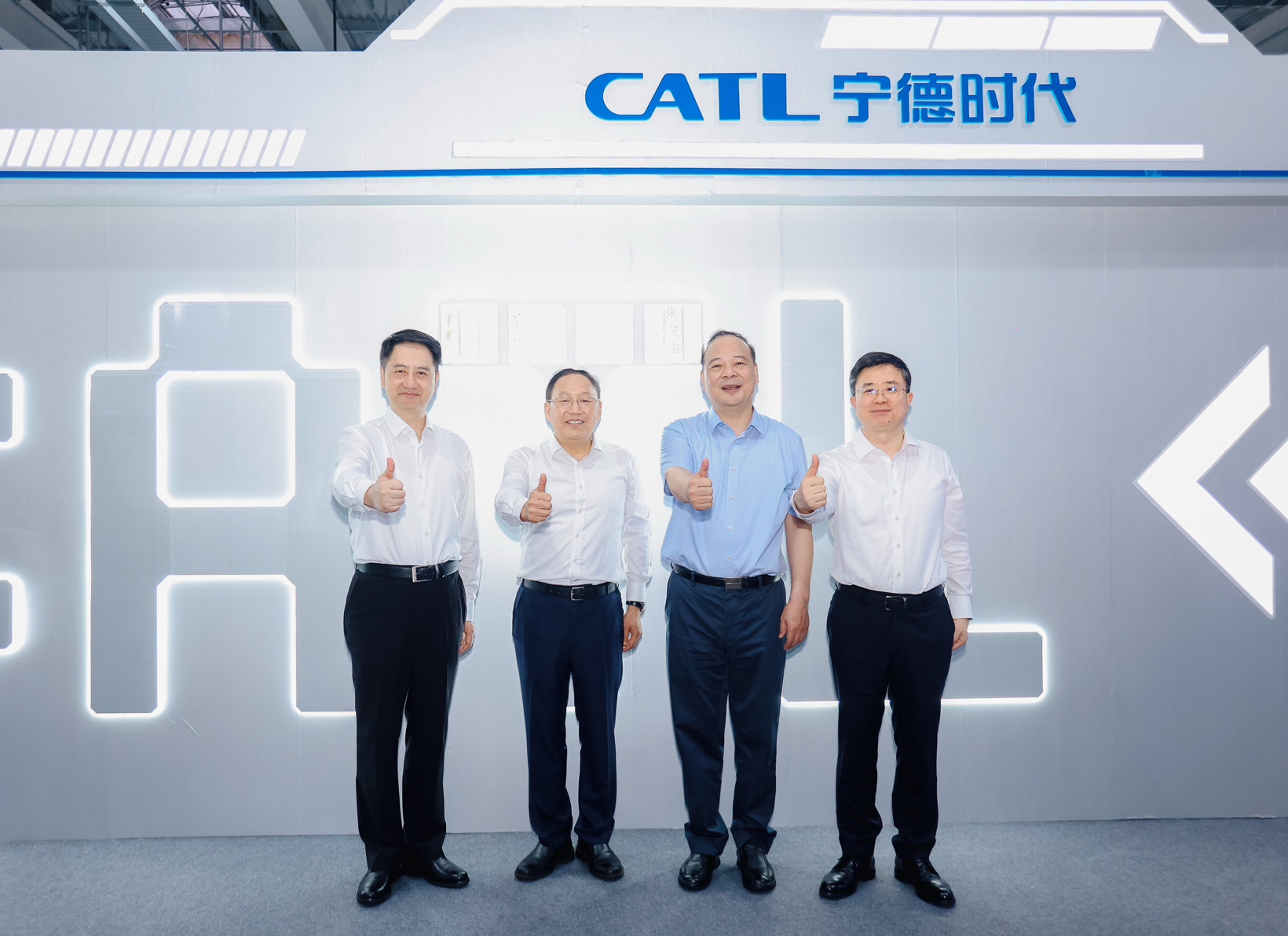 E周看点 | 宁德时代携问界建“厂中厂”；特斯拉Model 3长续航版涨价