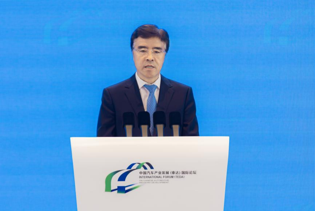 “增动能 启新篇 向全球”