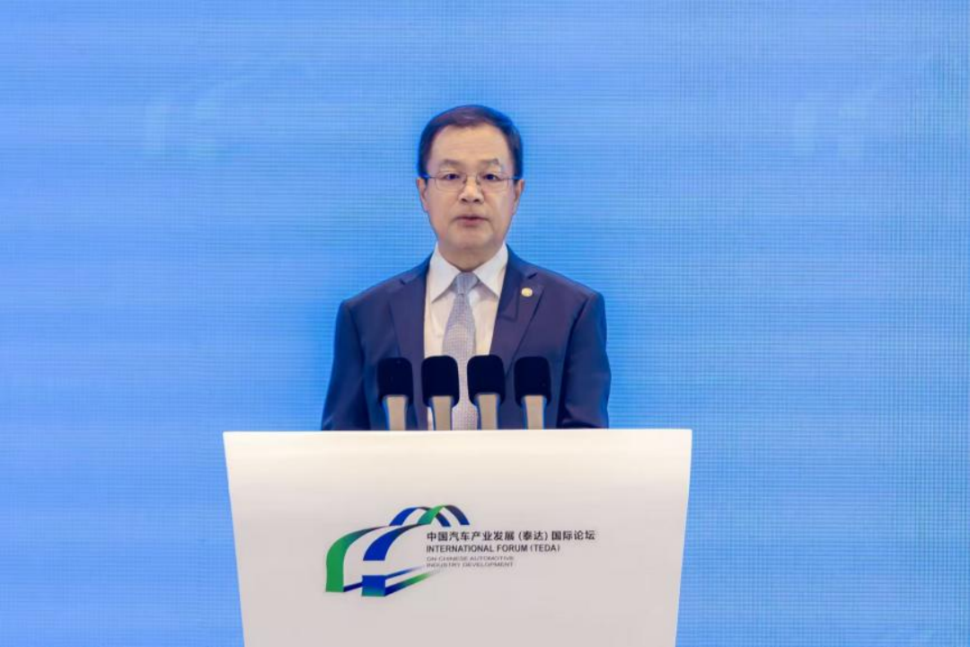 “增动能 启新篇 向全球”
