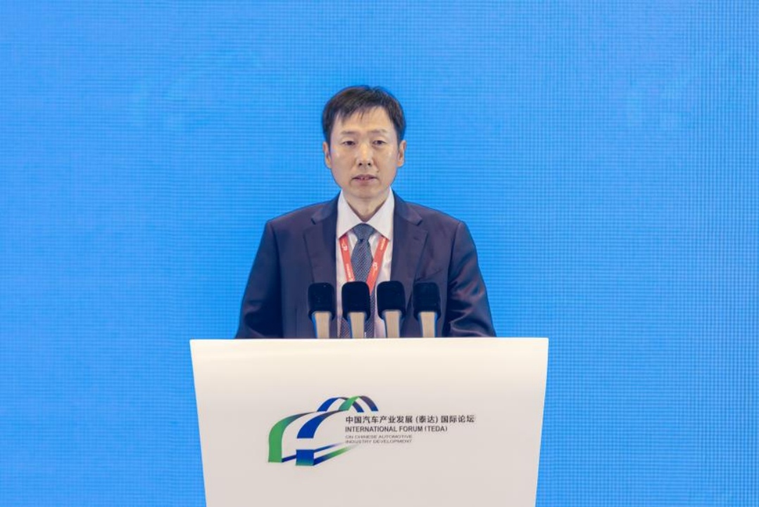 “增动能 启新篇 向全球”
