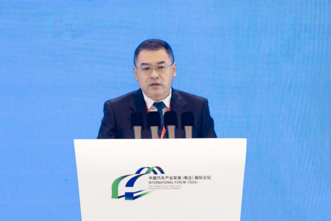 “增动能 启新篇 向全球”