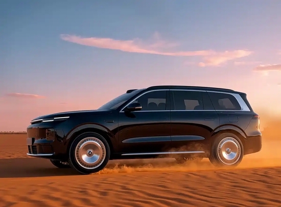定位大型旗舰SUV 零跑D19预告图发布