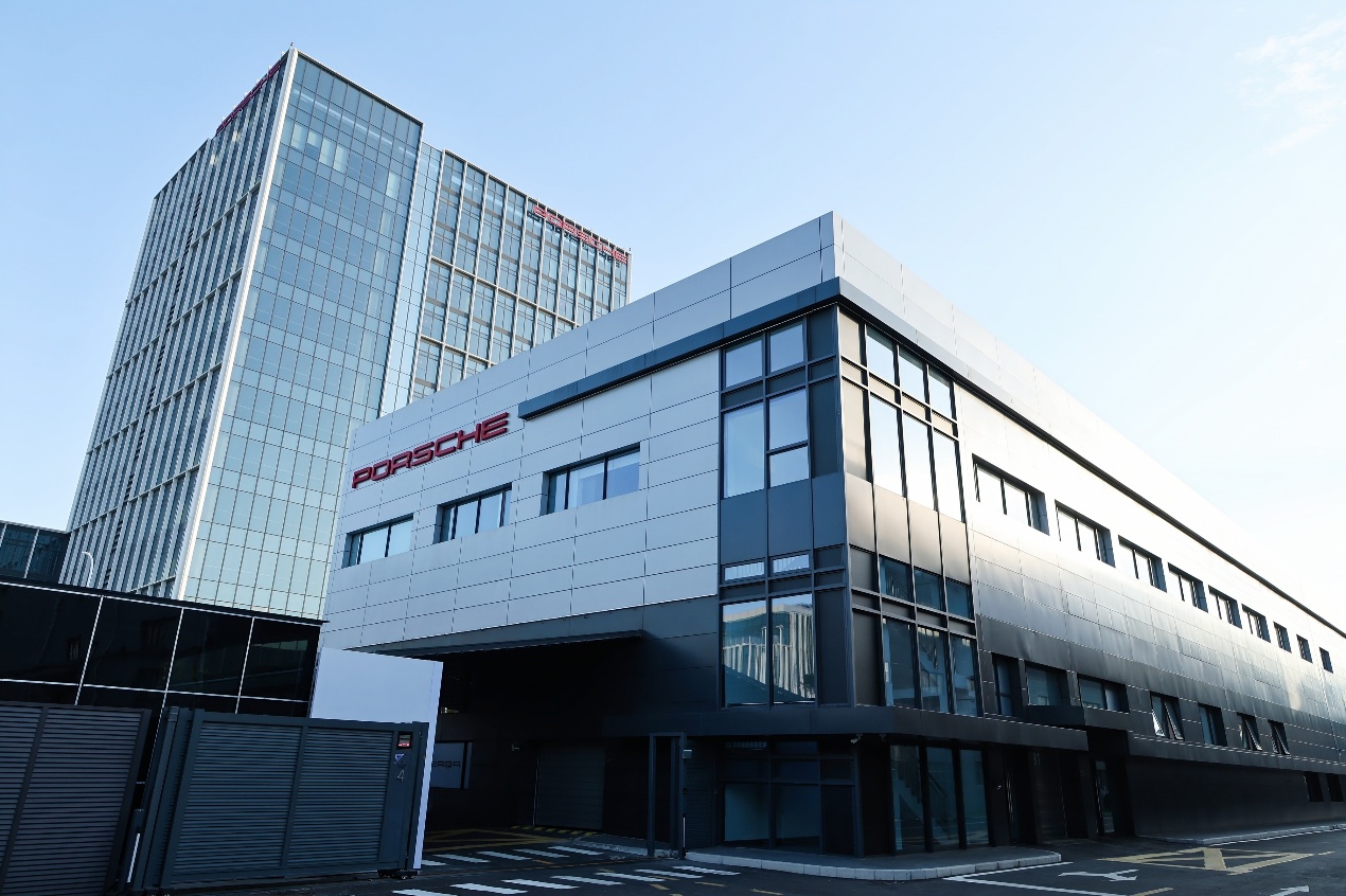 保时捷携两款标志性911登陆第八届进博会，演绎经典与创新的时代对话