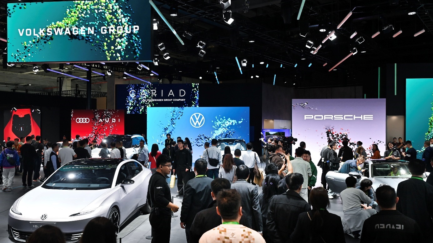 再赴进博之约|大众汽车集团前沿科技点亮出行未来