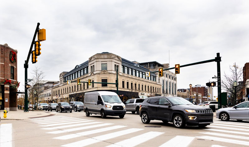 密歇根大学在奥克兰县试行交通信号灯配时系统