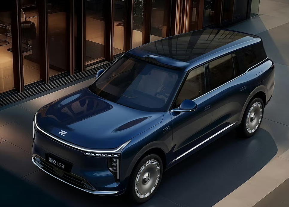 智己LS9正式上市,旗舰六座SUV售32.28万元起