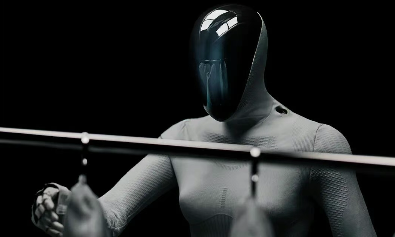 何小鹏：下个月进入全新一代量产机器人的“ET0”阶段