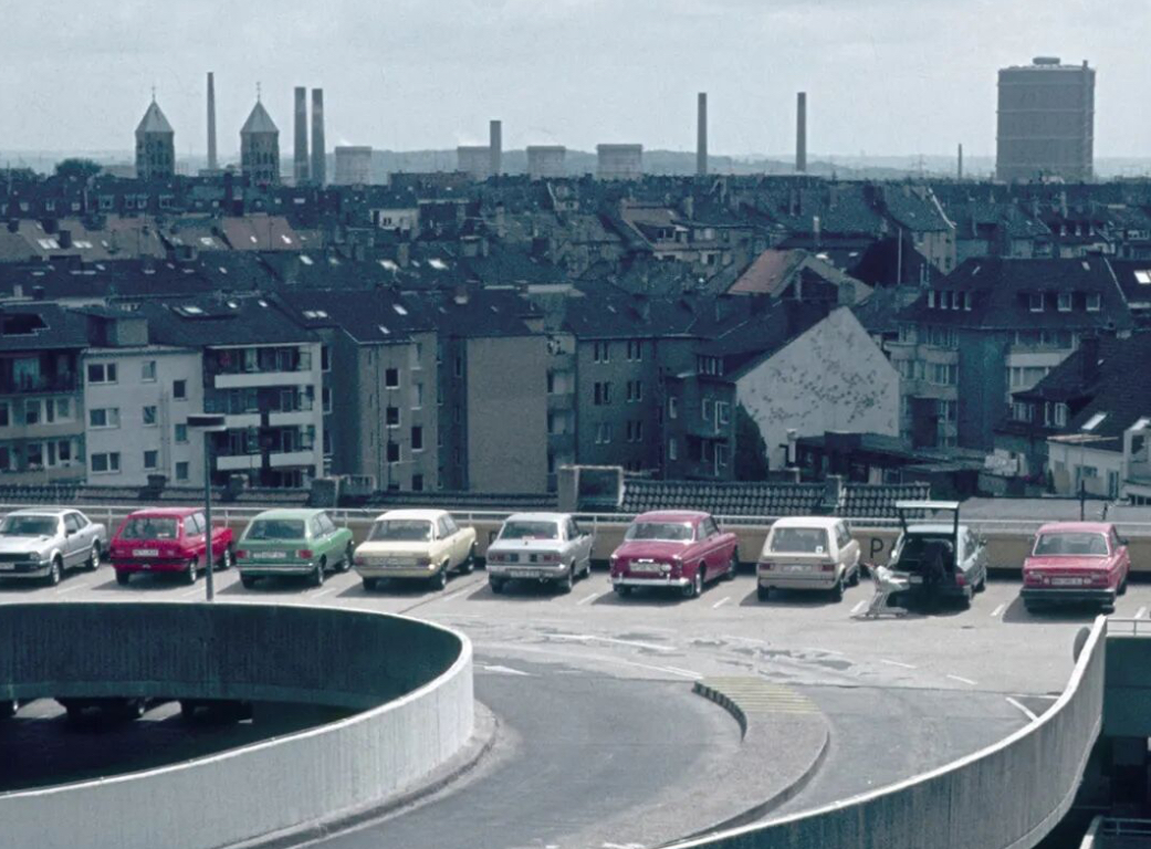 新能源车主：省下的油钱，还不够填保费的“坑”？