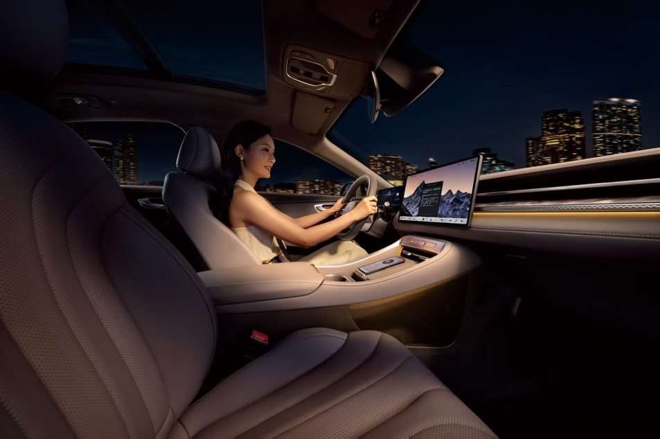 全球首发豆包深度思考大模型及场景，荣威M7 DMH“最具活人感”车机引爆广州车展！