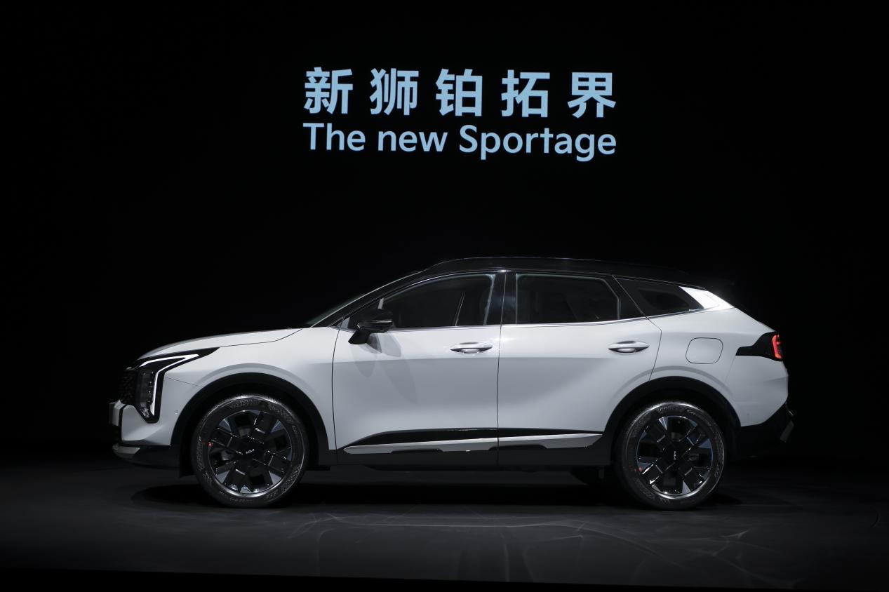 李娜倾情代言新狮铂拓界 起亚携全明星车型闪耀广州车展