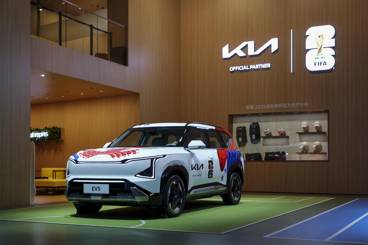 李娜倾情代言新狮铂拓界 起亚携全明星车型闪耀广州车展