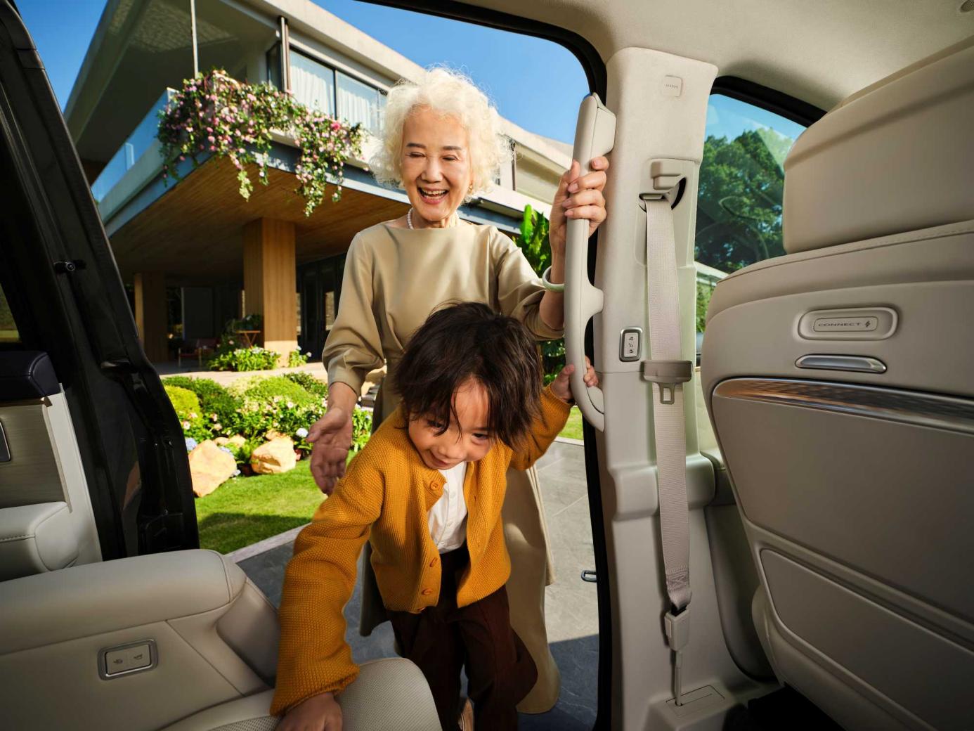 别克至境世家2025广州车展首秀，发布“五恒”大健康座舱