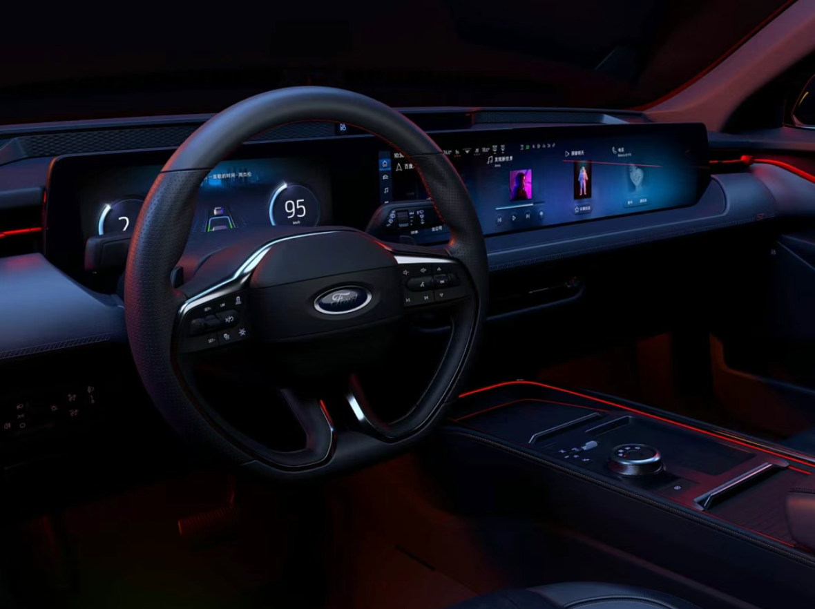 新车座舱周报：福特换芯、日产堆内存！合资车集体“堆屏”自救