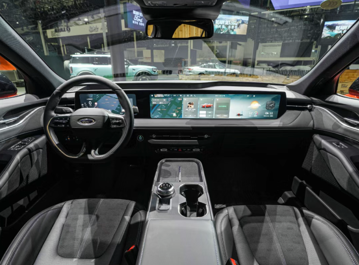 新车座舱周报：福特换芯、日产堆内存！合资车集体“堆屏”自救