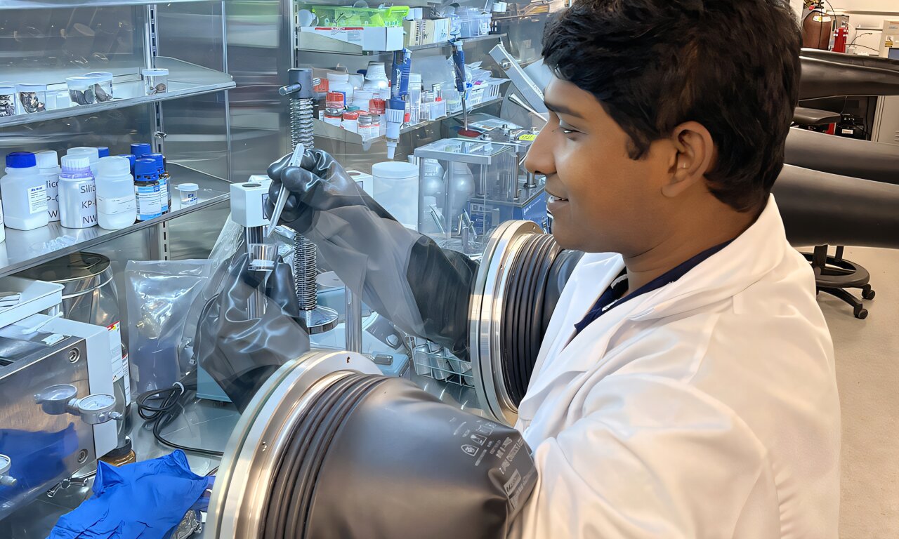 UBC发现锌离子电池可通过保护膜提升性能发