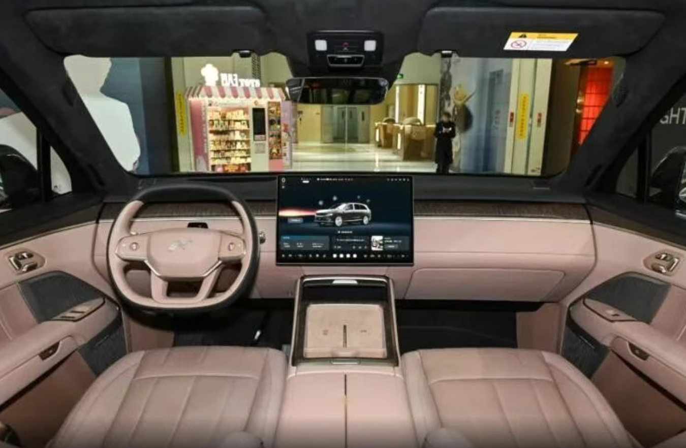 蔚来大型SUV再发力！限量999台，二排零重力，到手价低至22.08万