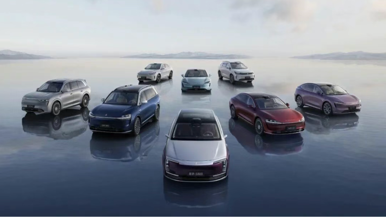 鸿蒙智行“五界”大佬齐聚，释放了什么样的信号？