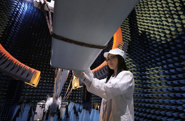 华为发布ICNMaster MDAF解决方案 引入MoM混合模型架构