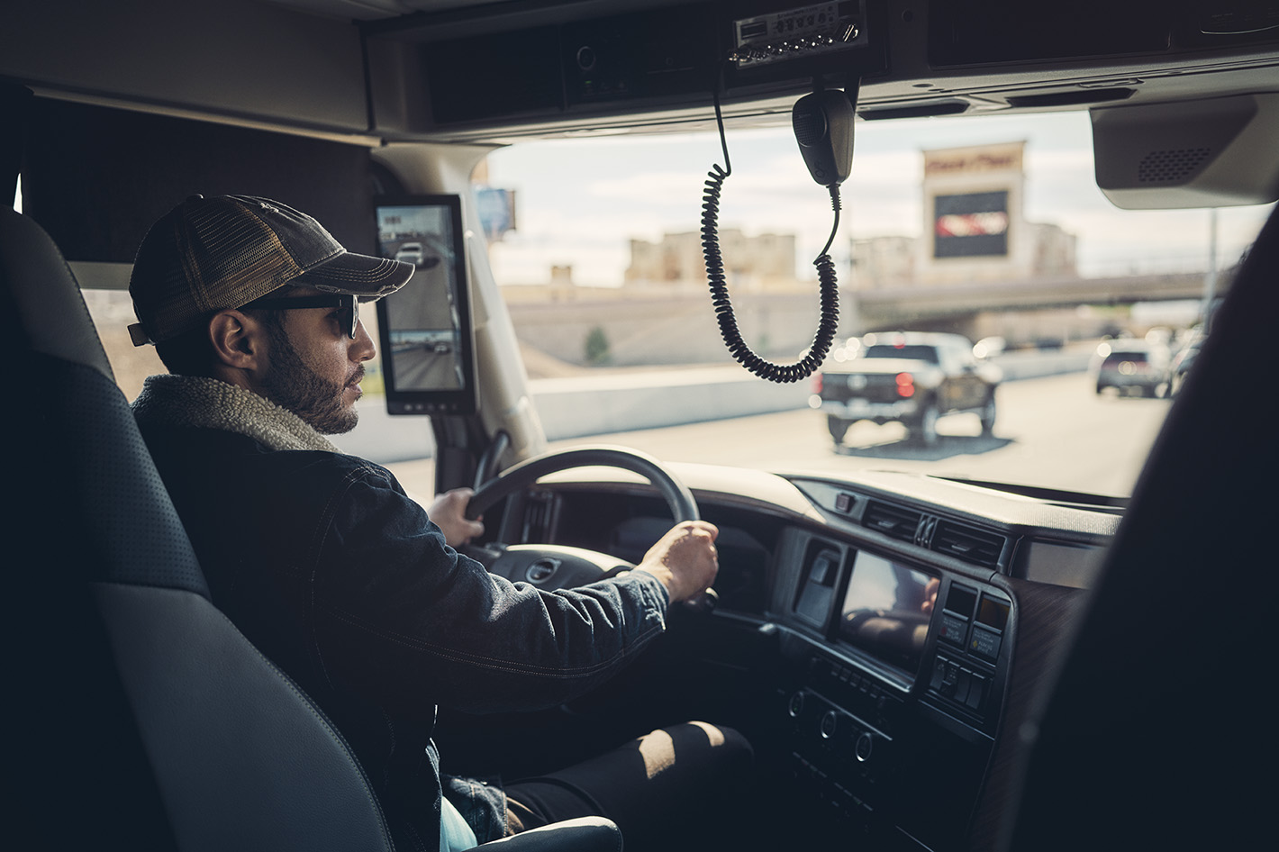 安波福座舱解决方案赋能商用车的舱内体验.jpg 安波福座舱解决方案赋能商用车的舱内体验.jpg