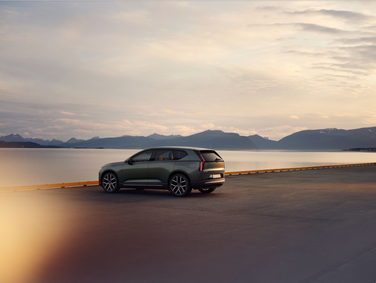 沃尔沃EX60全球首发，入华时间未定