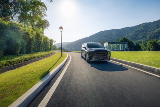 销量、关注、口碑三榜夺魁，星海V9的硬核底色从何而来？