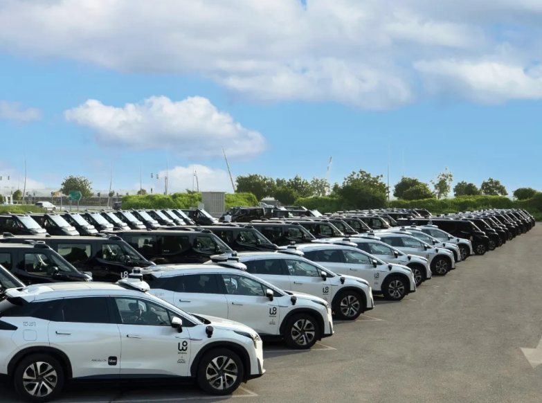 文远知行与优步Uber宣布升级战略合作