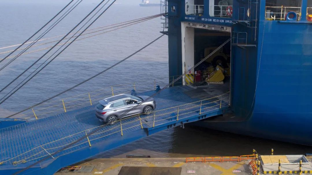 比亚迪拉美斩获10万辆订单，区域布局持续扩张