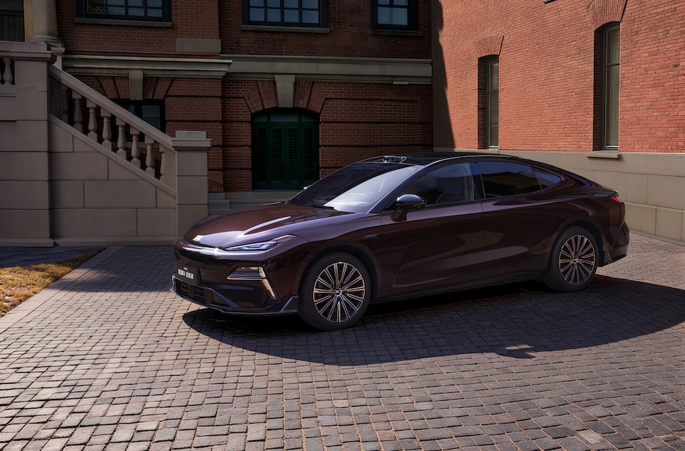 225km纯电续航 城市NOA 吉利银河星耀8“远航家”预售