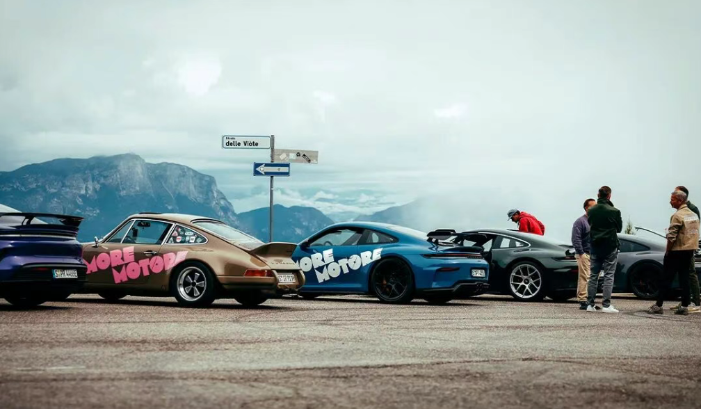 赛百灵12小时耐力赛半程战报：保时捷潘世奇车队包揽前二